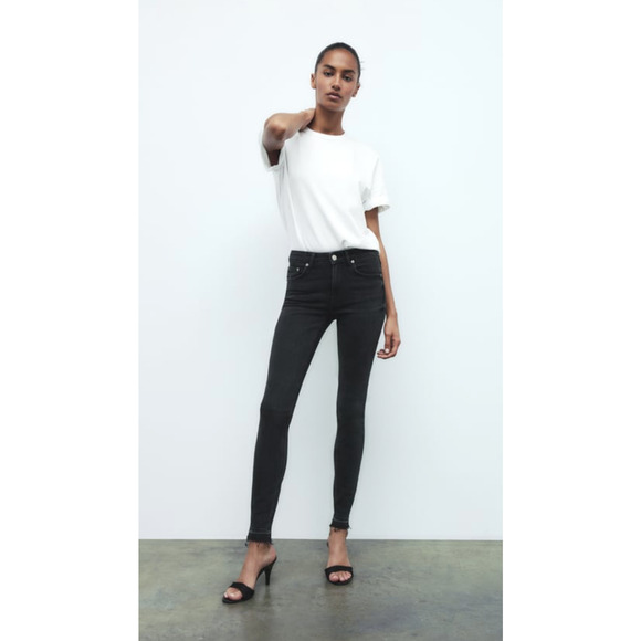 Zara Mid Waist The Skinny Jeans Womens 2 Raw Hem 5 Pocket Denim Stretch Pants - Picture 1 of 14